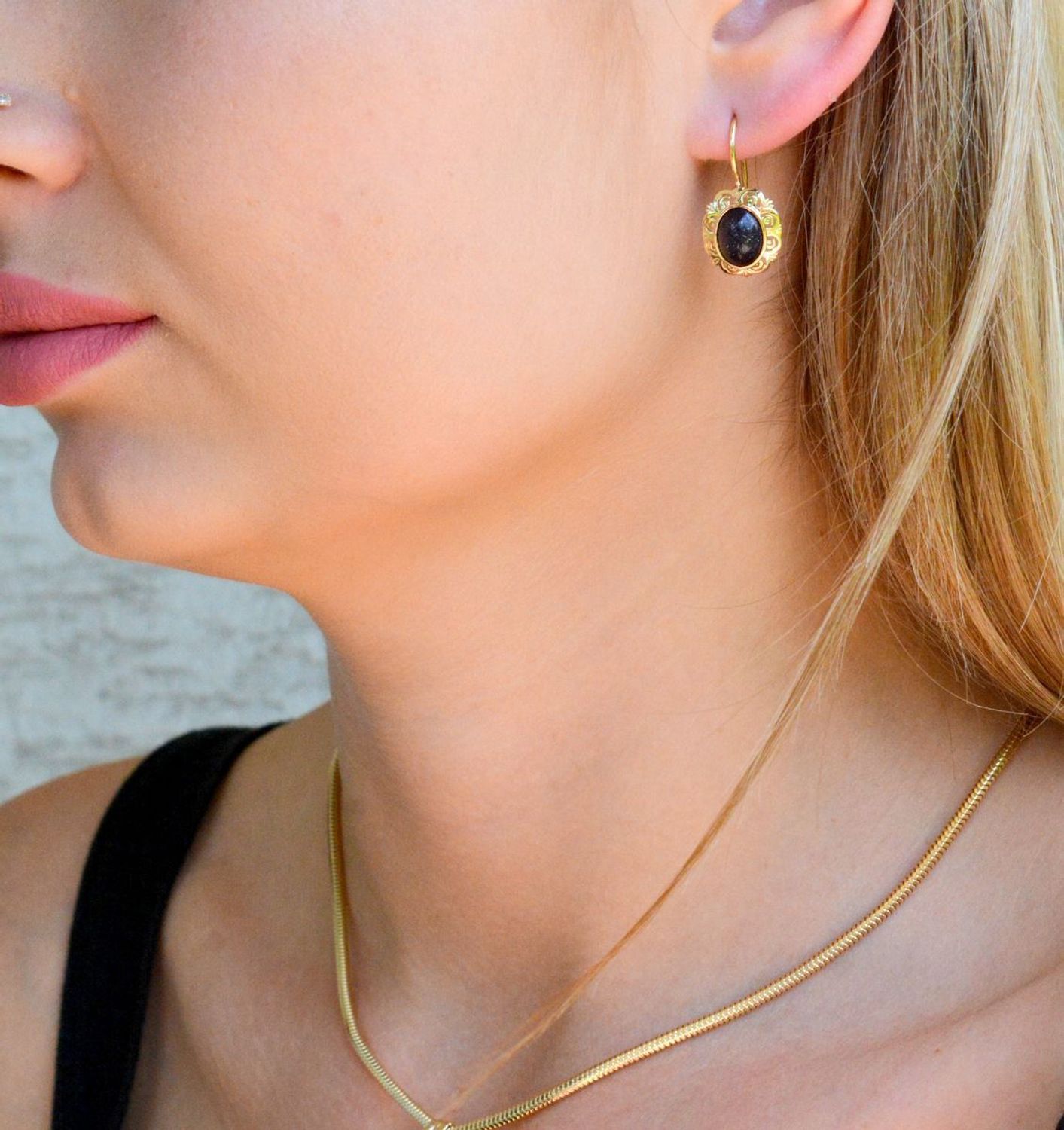 Złote kolczyki 585 na biglu z kamieniem noc kairu KL 8828C.jpg